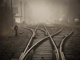 Delhi, train